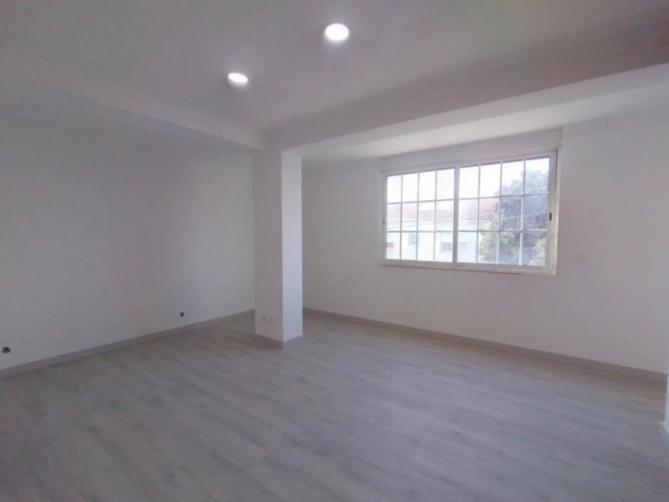 Moradia T4 para Venda em Carcavelos e Parede Foto 3
