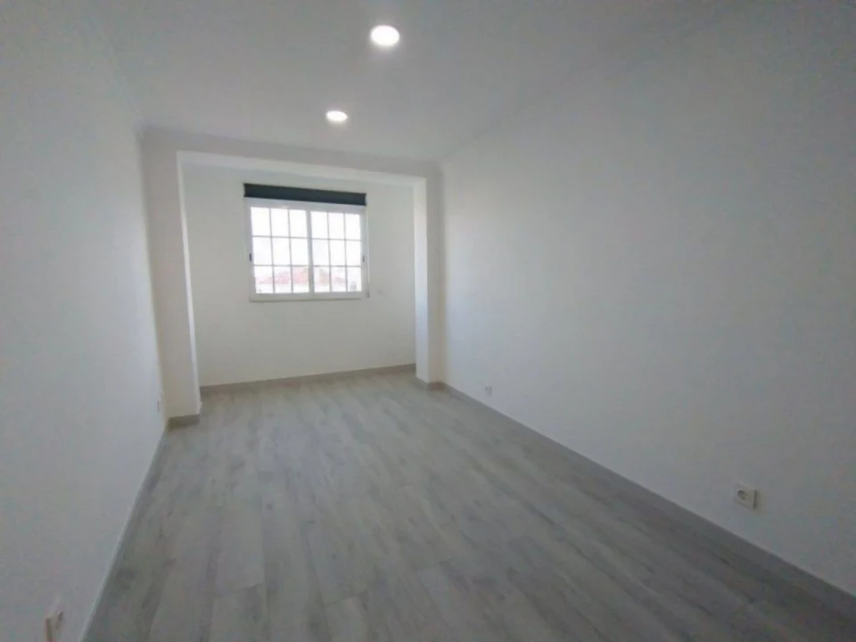 Moradia T4 para Venda em Carcavelos e Parede Foto 15