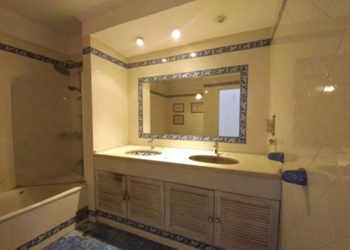 Moradia T6 para Venda em Rio de Mouro Foto 3