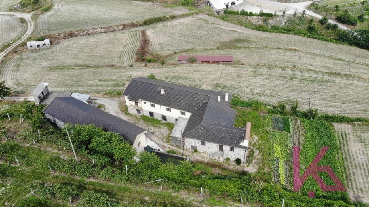Moradia T4 para Venda em Amarante (São Gonçalo), Madalena, Cepelos e Gatão Foto 5