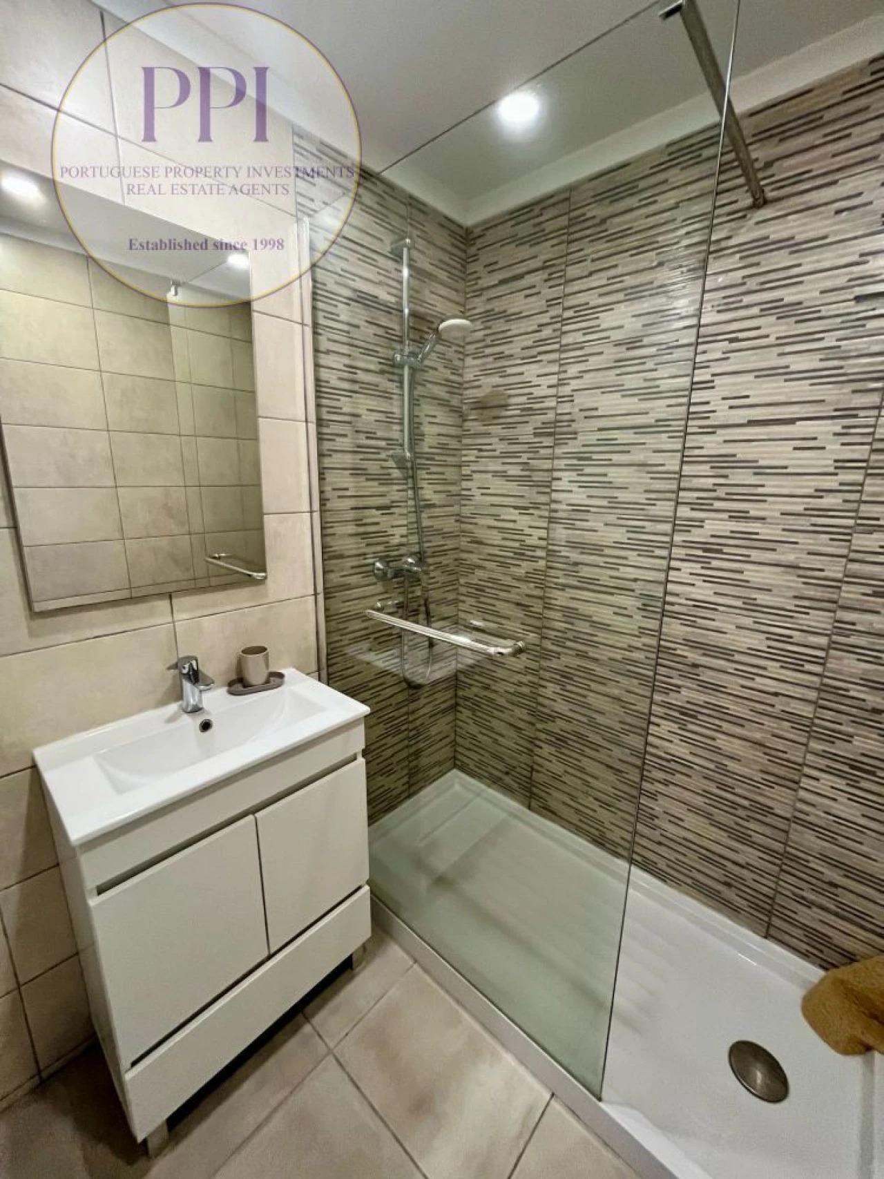 Apartamento T2 para Venda em Budens Foto 6