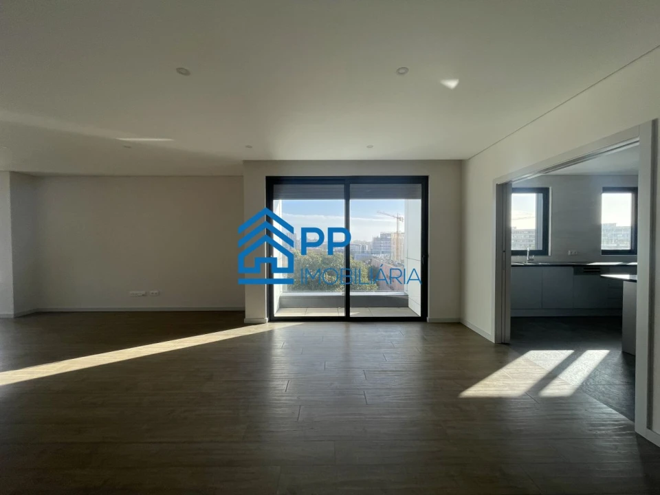 Apartamento T4 para Venda em Cedofeita, Santo Ildefonso, Sé, Miragaia, São Nicolau e Vitória Foto 6