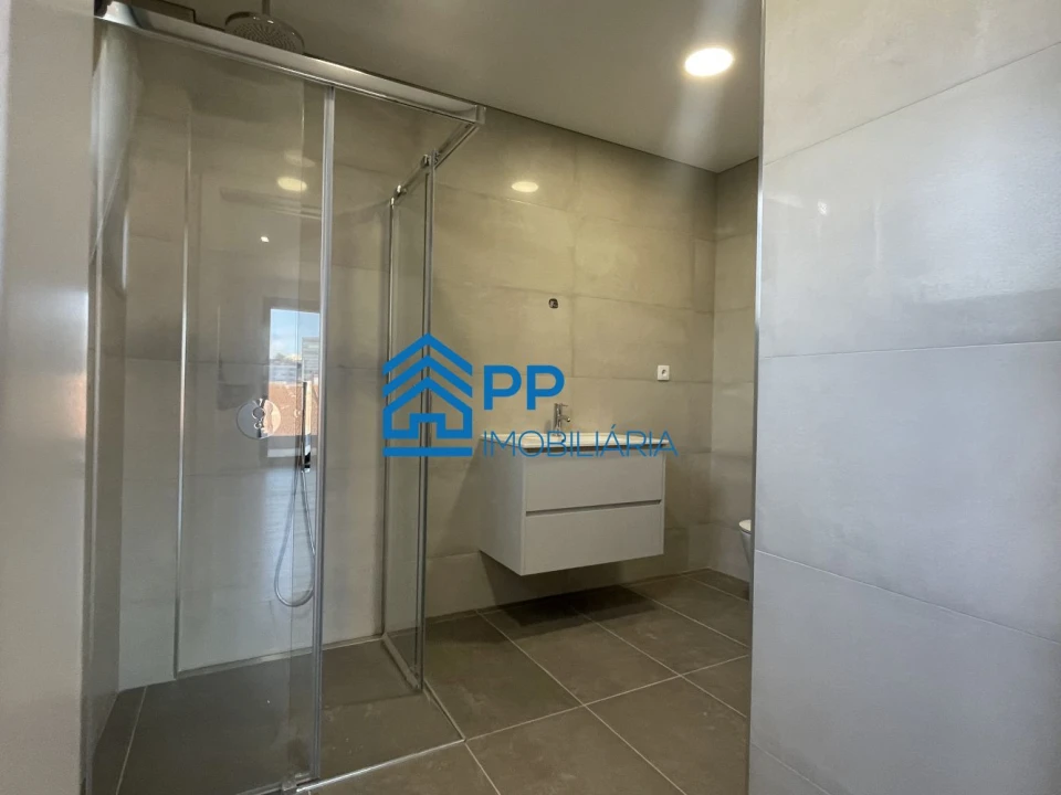 Apartamento T4 para Venda em Cedofeita, Santo Ildefonso, Sé, Miragaia, São Nicolau e Vitória Foto 36