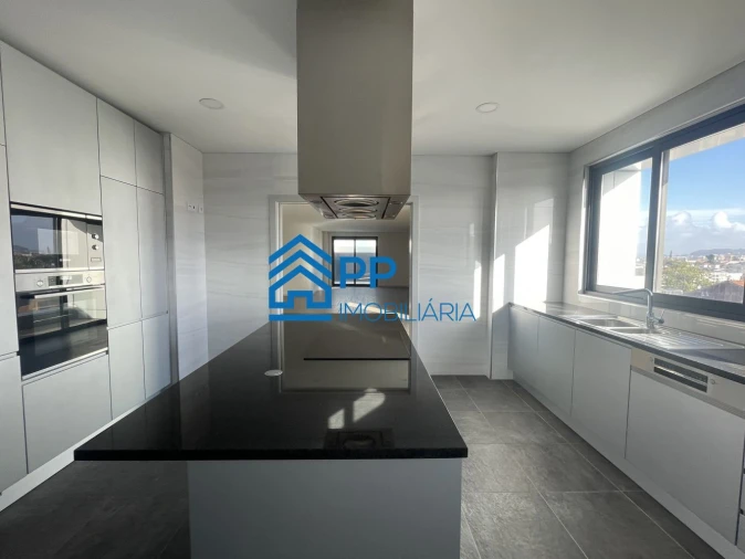 Apartamento T4 para Venda em Cedofeita, Santo Ildefonso, Sé, Miragaia, São Nicolau e Vitória Foto 29