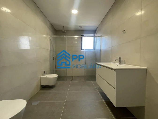 Apartamento T4 para Venda em Cedofeita, Santo Ildefonso, Sé, Miragaia, São Nicolau e Vitória Foto 33