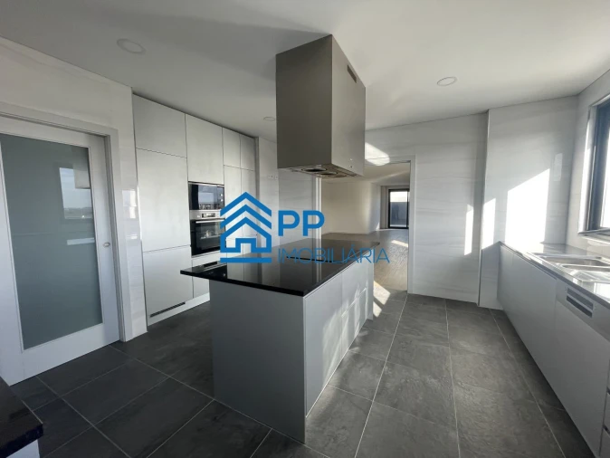 Apartamento T4 para Venda em Cedofeita, Santo Ildefonso, Sé, Miragaia, São Nicolau e Vitória Foto 28