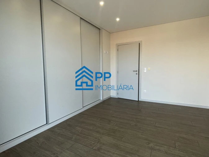 Apartamento T4 para Venda em Cedofeita, Santo Ildefonso, Sé, Miragaia, São Nicolau e Vitória Foto 16