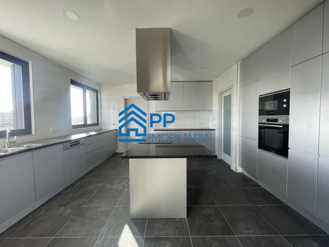 Apartamento T4 para Venda em Cedofeita, Santo Ildefonso, Sé, Miragaia, São Nicolau e Vitória Foto 26