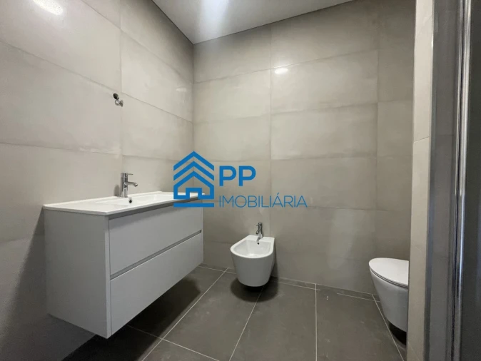 Apartamento T4 para Venda em Cedofeita, Santo Ildefonso, Sé, Miragaia, São Nicolau e Vitória Foto 42