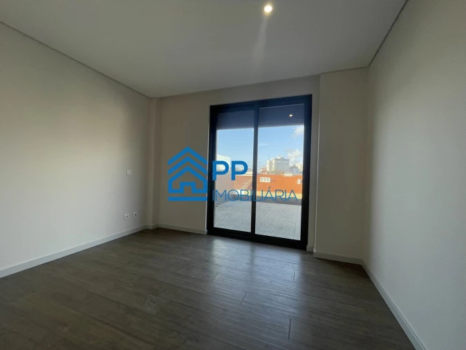 Apartamento T4 para Venda em Cedofeita, Santo Ildefonso, Sé, Miragaia, São Nicolau e Vitória Foto 12