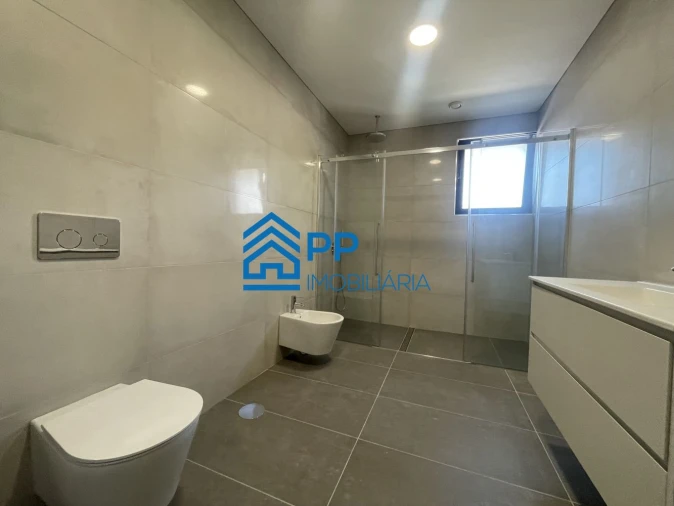 Apartamento T4 para Venda em Cedofeita, Santo Ildefonso, Sé, Miragaia, São Nicolau e Vitória Foto 34