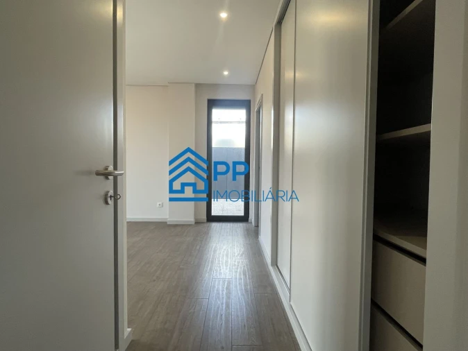 Apartamento T4 para Venda em Cedofeita, Santo Ildefonso, Sé, Miragaia, São Nicolau e Vitória Foto 22