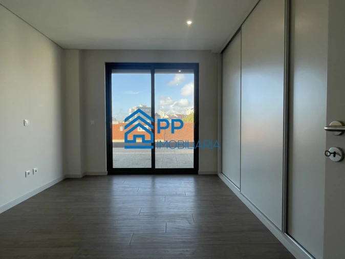 Apartamento T4 para Venda em Cedofeita, Santo Ildefonso, Sé, Miragaia, São Nicolau e Vitória Foto 15