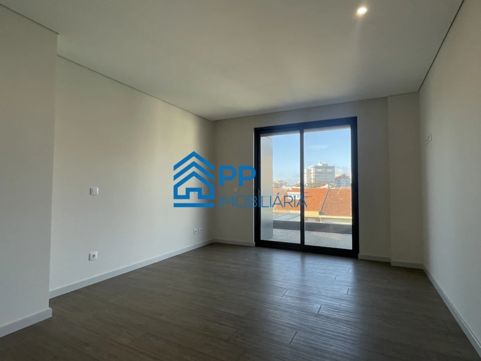 Apartamento T4 para Venda em Cedofeita, Santo Ildefonso, Sé, Miragaia, São Nicolau e Vitória Foto 19