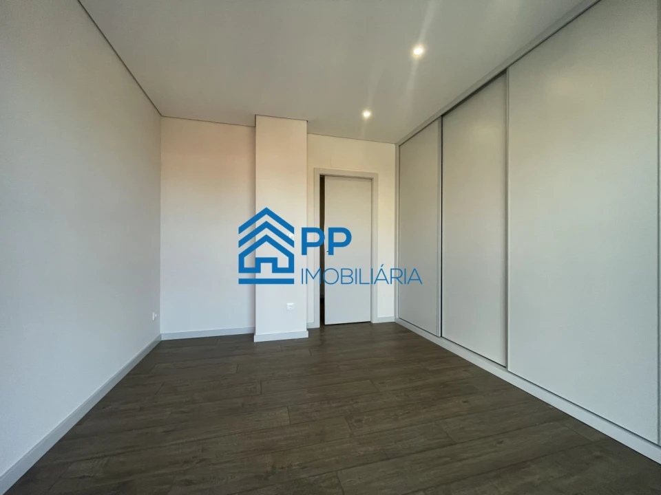 Apartamento T4 para Venda em Cedofeita, Santo Ildefonso, Sé, Miragaia, São Nicolau e Vitória Foto 9