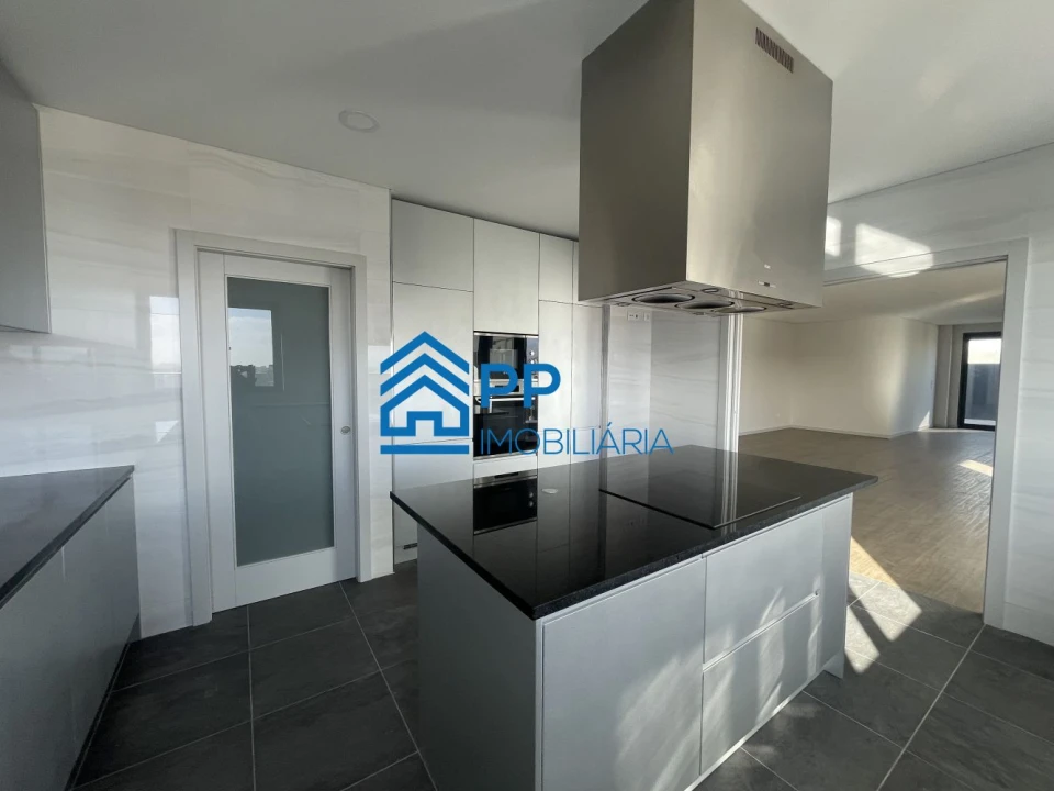 Apartamento T4 para Venda em Cedofeita, Santo Ildefonso, Sé, Miragaia, São Nicolau e Vitória Foto 27