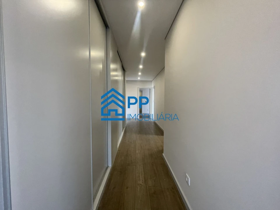 Apartamento T4 para Venda em Cedofeita, Santo Ildefonso, Sé, Miragaia, São Nicolau e Vitória Foto 23