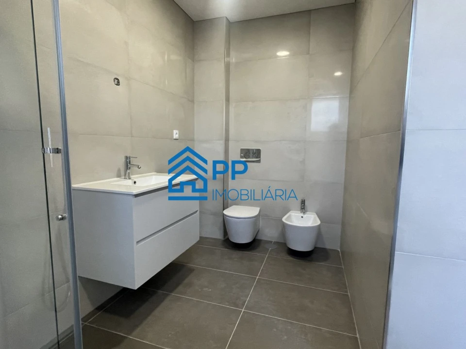 Apartamento T4 para Venda em Cedofeita, Santo Ildefonso, Sé, Miragaia, São Nicolau e Vitória Foto 37