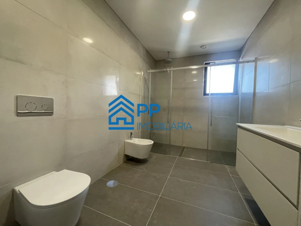 Apartamento T4 para Venda em Cedofeita, Santo Ildefonso, Sé, Miragaia, São Nicolau e Vitória Foto 34