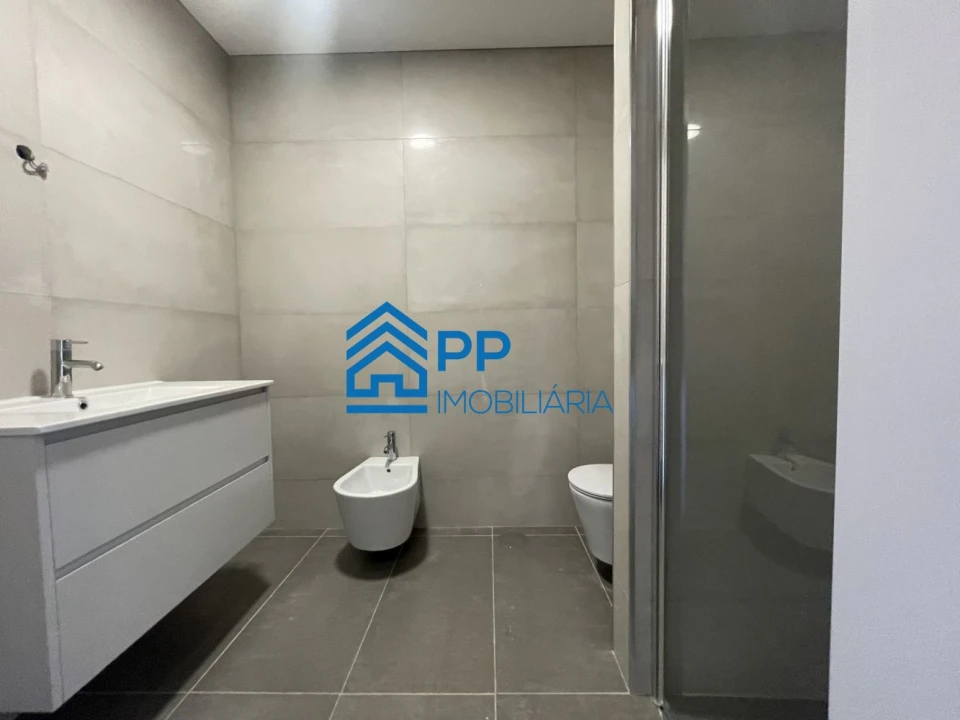 Apartamento T4 para Venda em Cedofeita, Santo Ildefonso, Sé, Miragaia, São Nicolau e Vitória Foto 41