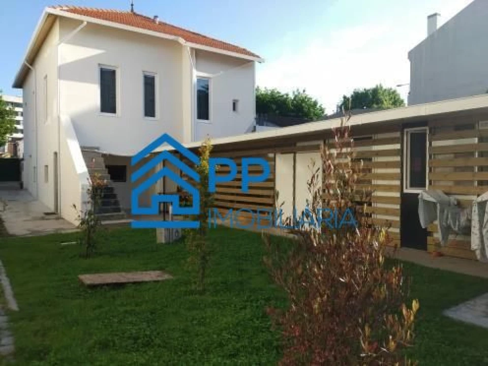 Moradia T10 para Venda em São Mamede de Infesta e Senhora da Hora Foto 5