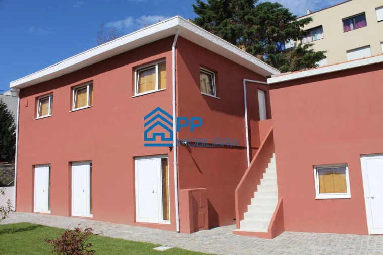 Moradia T10 para Venda em São Mamede de Infesta e Senhora da Hora Foto 30