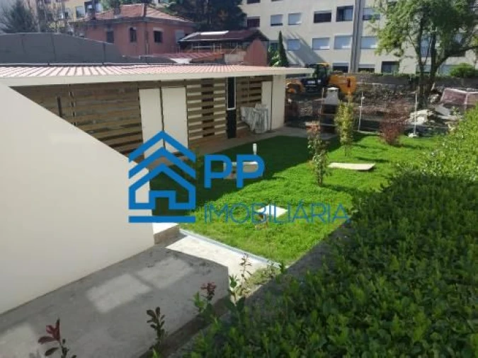 Moradia T10 para Venda em São Mamede de Infesta e Senhora da Hora Foto 3