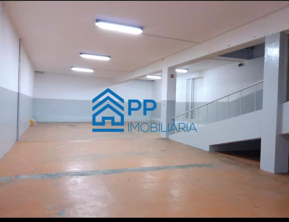 Loja para Arrendamento em Cedofeita, Santo Ildefonso, Sé, Miragaia, São Nicolau e Vitória Foto 21