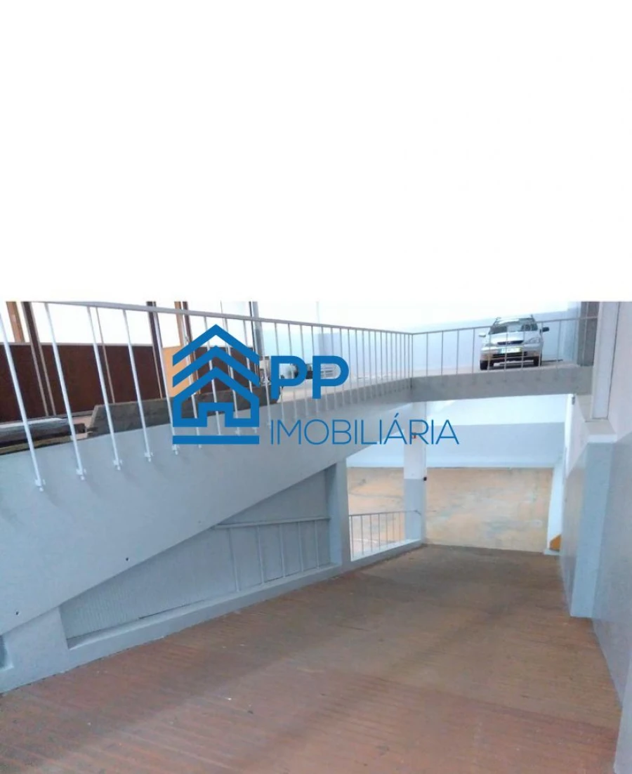 Loja para Arrendamento em Cedofeita, Santo Ildefonso, Sé, Miragaia, São Nicolau e Vitória Foto 12