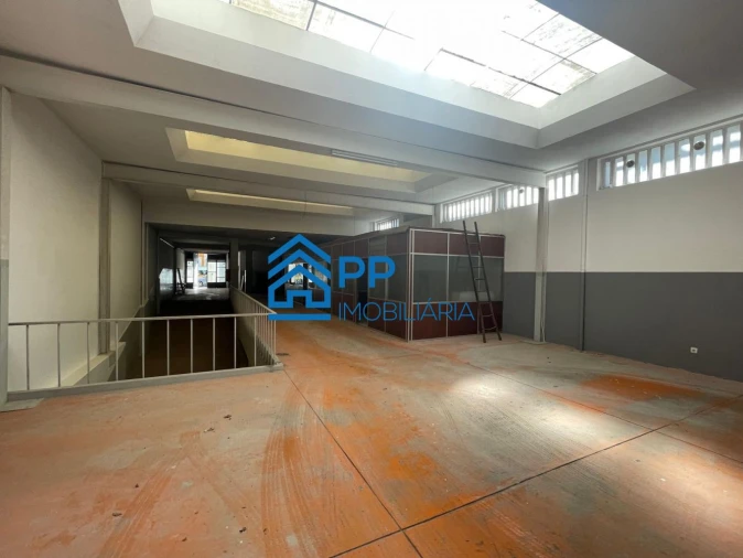 Loja para Arrendamento em Cedofeita, Santo Ildefonso, Sé, Miragaia, São Nicolau e Vitória Foto 5