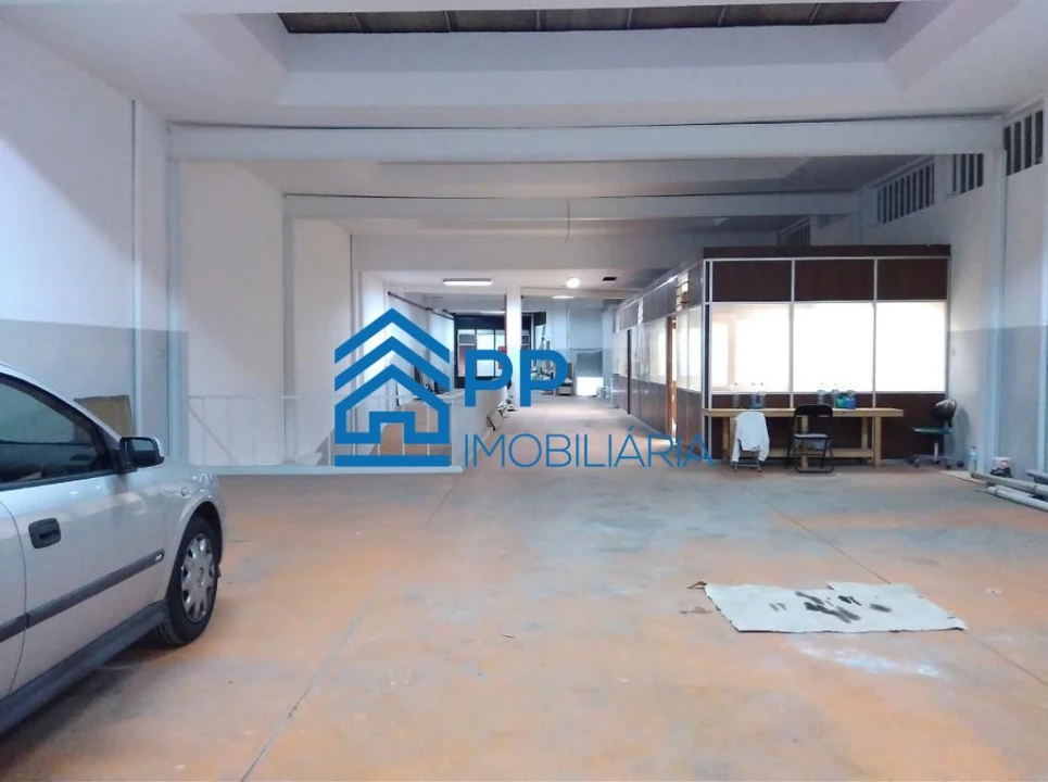 Loja para Arrendamento em Cedofeita, Santo Ildefonso, Sé, Miragaia, São Nicolau e Vitória Foto 11