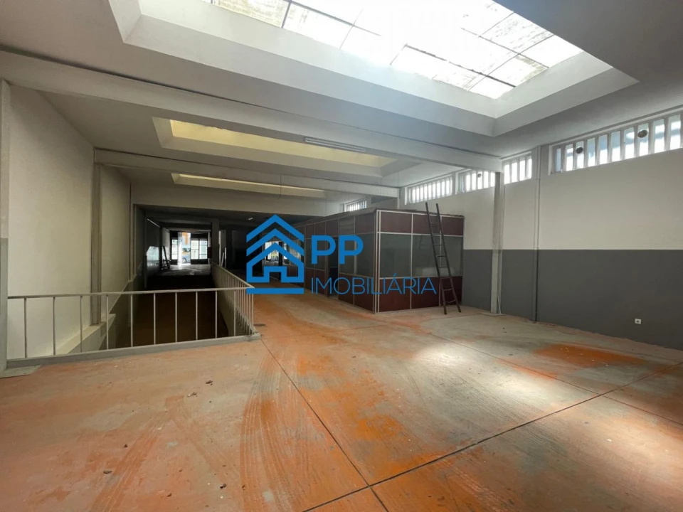 Loja para Arrendamento em Cedofeita, Santo Ildefonso, Sé, Miragaia, São Nicolau e Vitória Foto 5