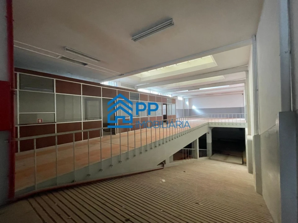 Loja para Arrendamento em Cedofeita, Santo Ildefonso, Sé, Miragaia, São Nicolau e Vitória Foto 3