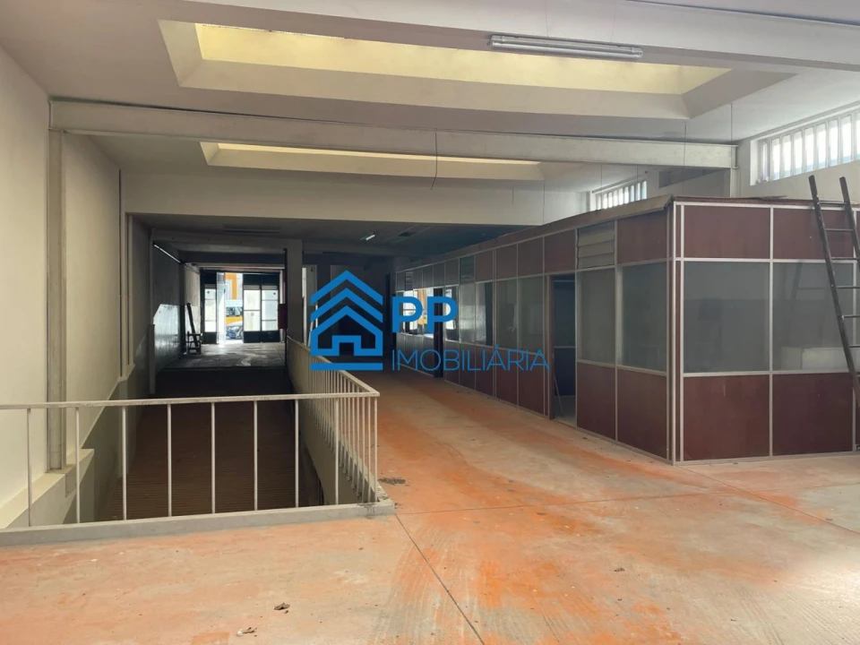 Loja para Arrendamento em Cedofeita, Santo Ildefonso, Sé, Miragaia, São Nicolau e Vitória Foto 9