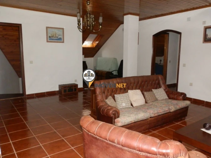 Moradia T4 para Venda em Orvalho Foto 2