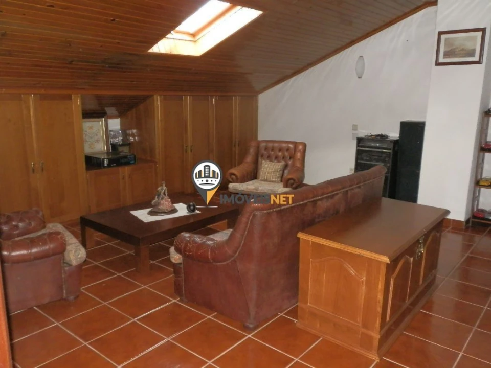 Moradia T4 para Venda em Orvalho Foto 7