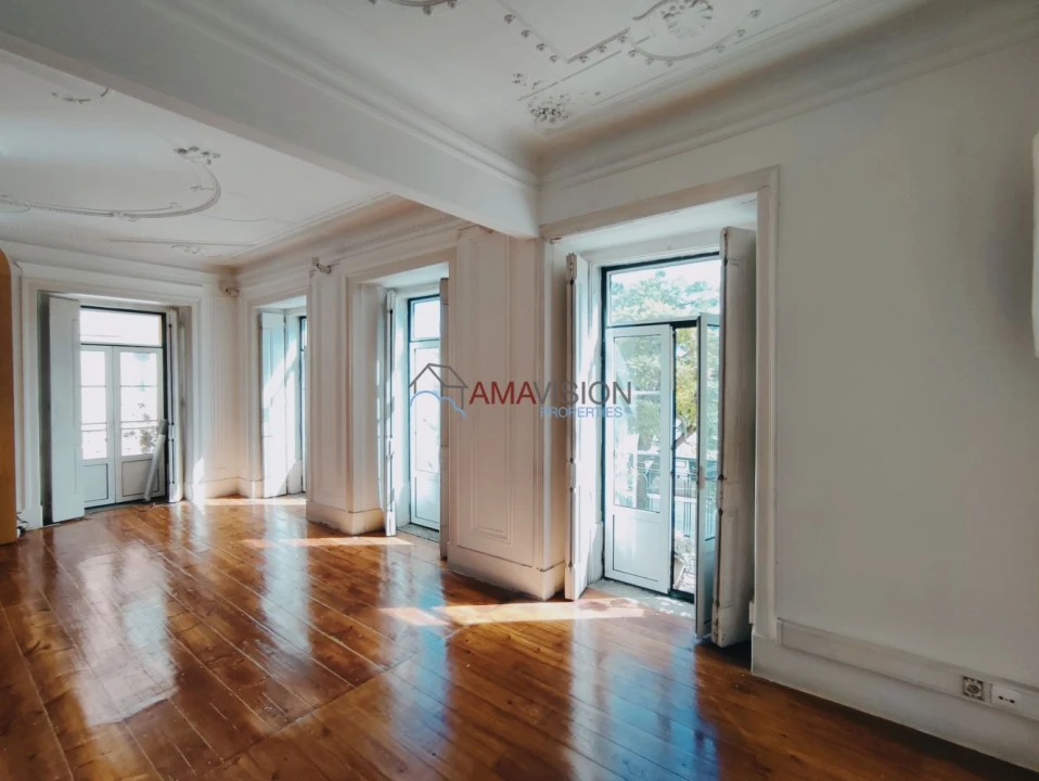 Apartamento T3 para Venda em Santo António Foto 1