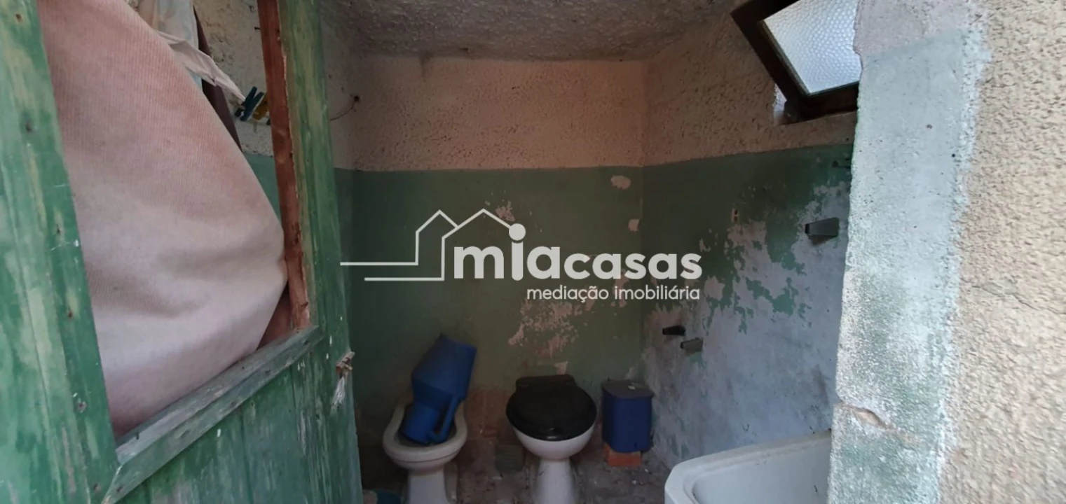 Moradia T2 para Venda em Casal Comba Foto 12