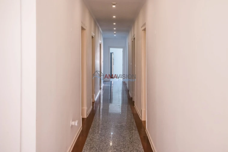 Apartamento T5 para Venda em Avenidas Novas Foto 23