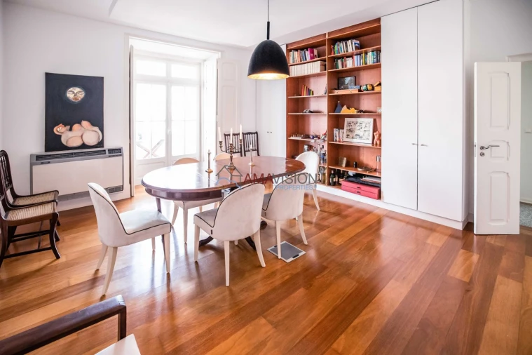 Apartamento T5 para Venda em Avenidas Novas Foto 9