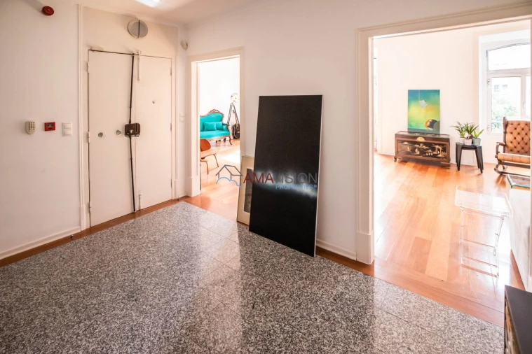 Apartamento T5 para Venda em Avenidas Novas Foto 24