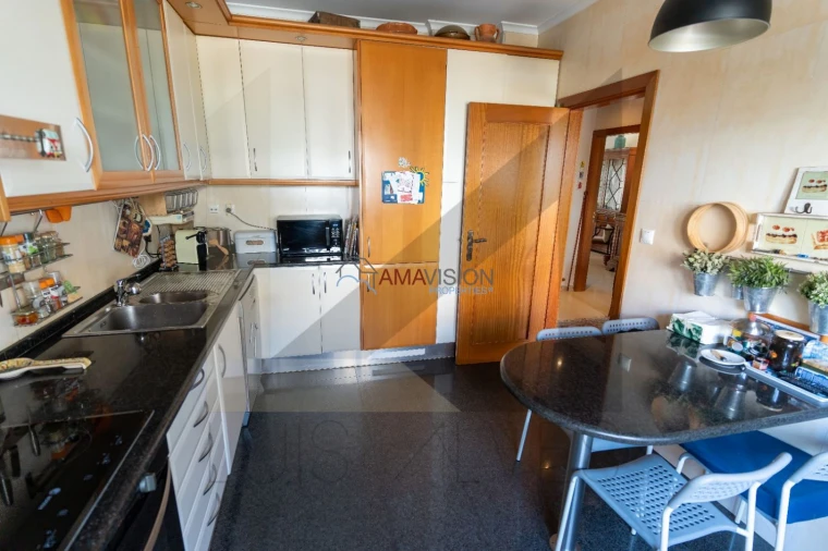 Moradia T4 para Venda em Alcabideche Foto 7