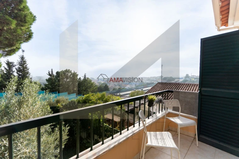 Moradia T4 para Venda em Alcabideche Foto 11