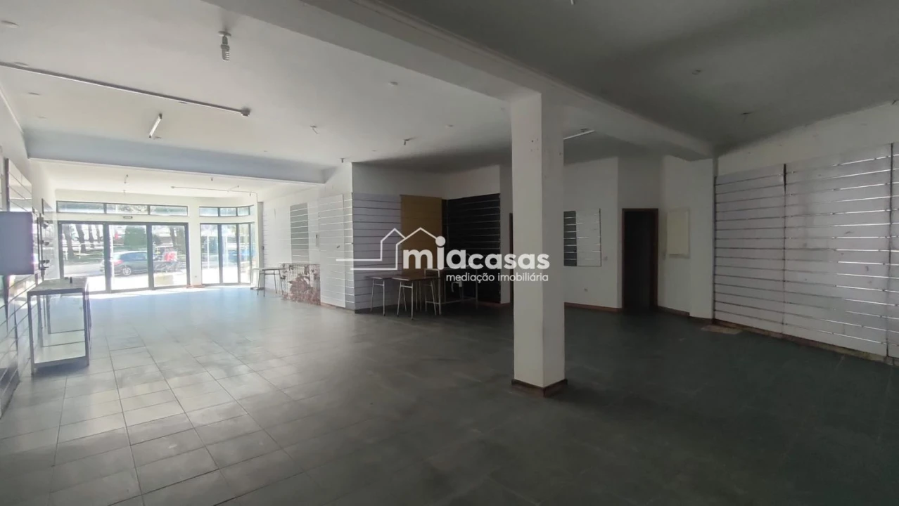 Loja para Venda em Febres Foto 16