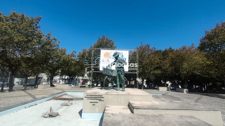 Loja para Venda em Febres Foto 1