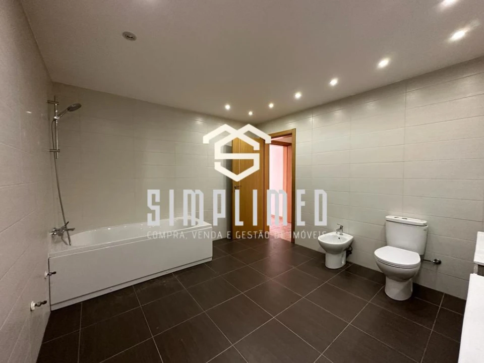 Moradia T7 para Venda em Milagres Foto 39