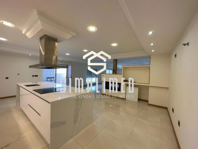 Moradia T7 para Venda em Milagres Foto 7