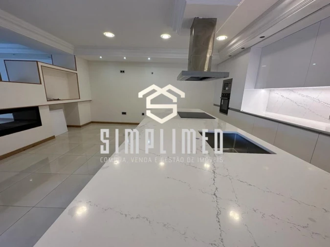 Moradia T7 para Venda em Milagres Foto 4