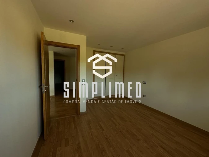 Moradia T7 para Venda em Milagres Foto 32