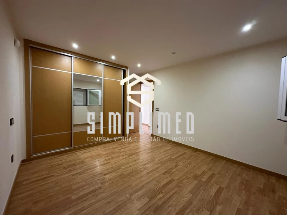 Moradia T7 para Venda em Milagres Foto 44